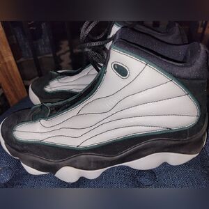 Jordan Pro Strong BG Basketball Sneakers White Green Black Size 6.5 Youth